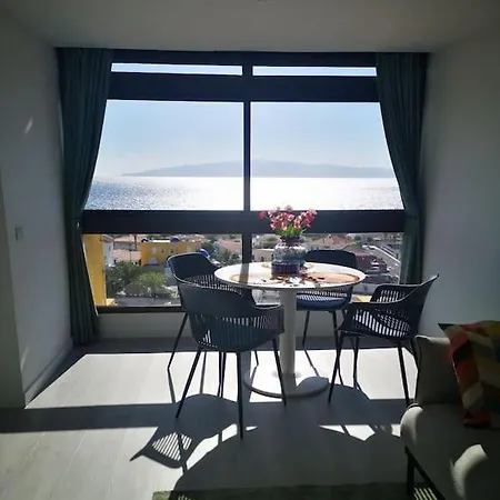 Isskirtiniai Apartamentai Su Baseinu. *